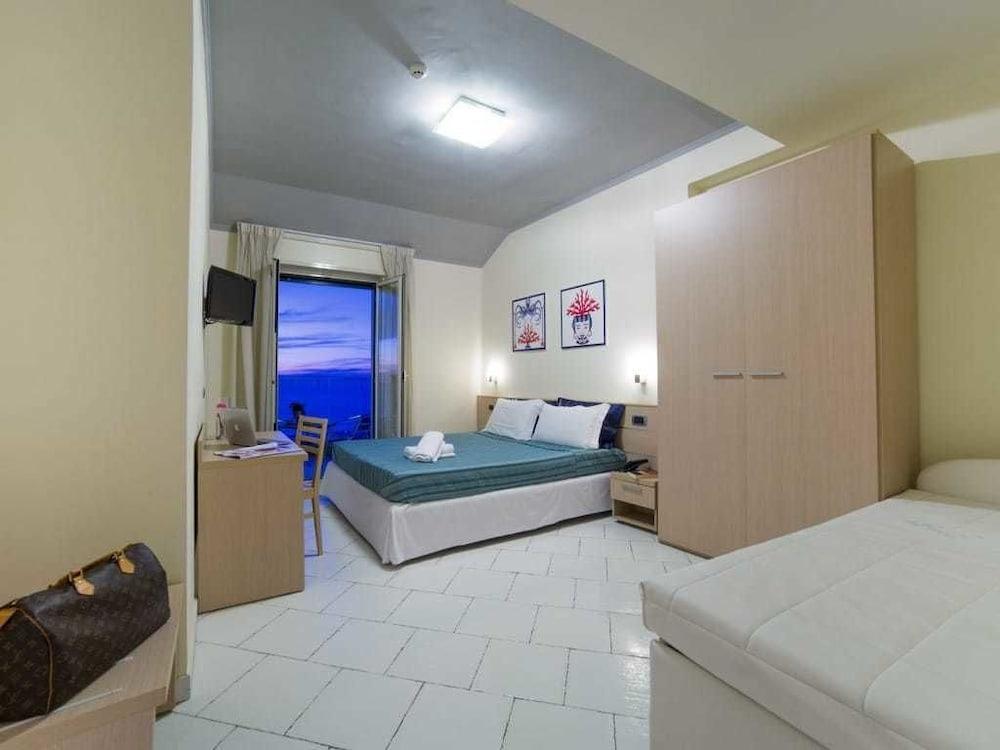 Hotel Cosmomare Piano di Sorrento Exteriör bild