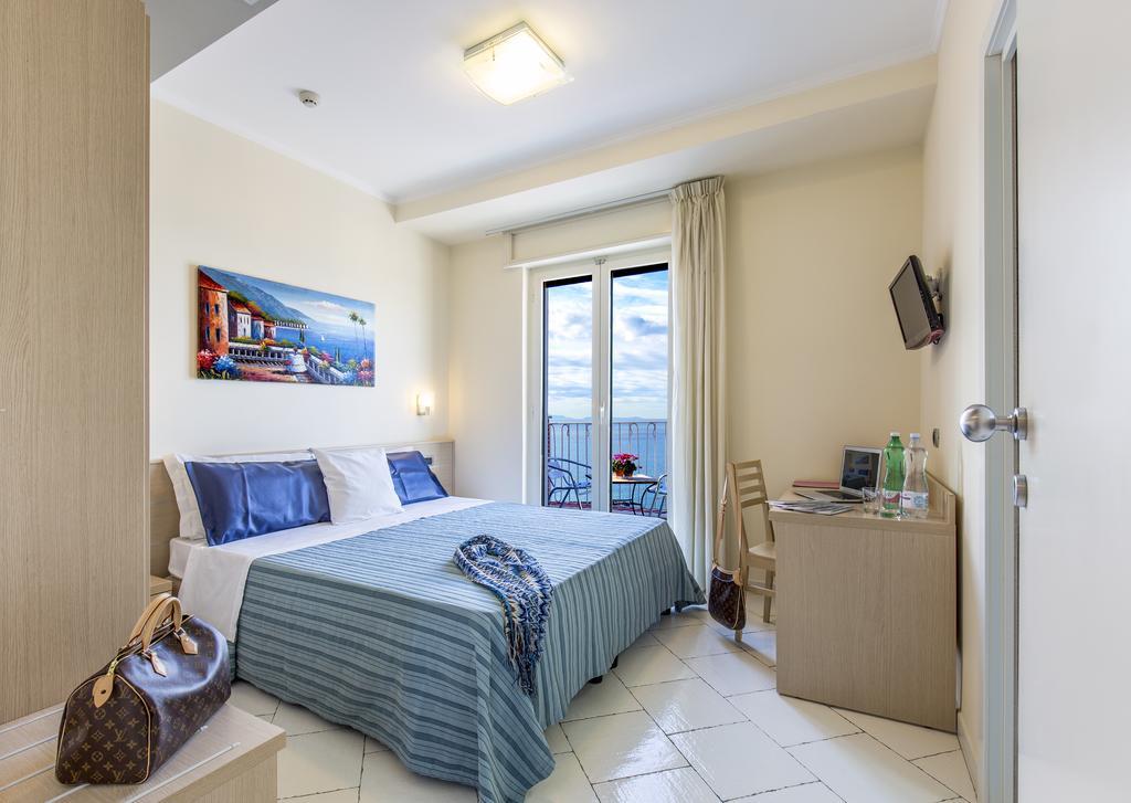 Hotel Cosmomare Piano di Sorrento Exteriör bild