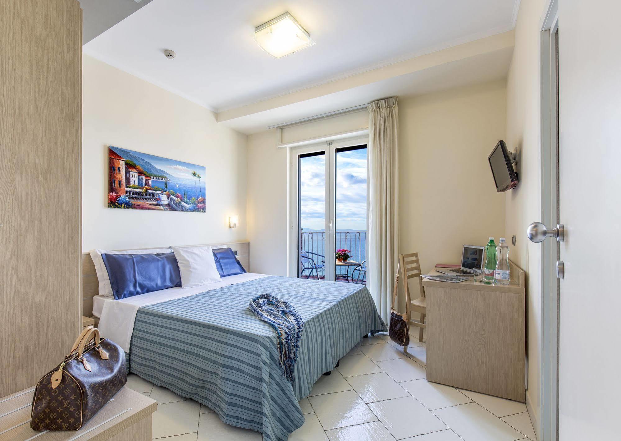 Hotel Cosmomare Piano di Sorrento Exteriör bild