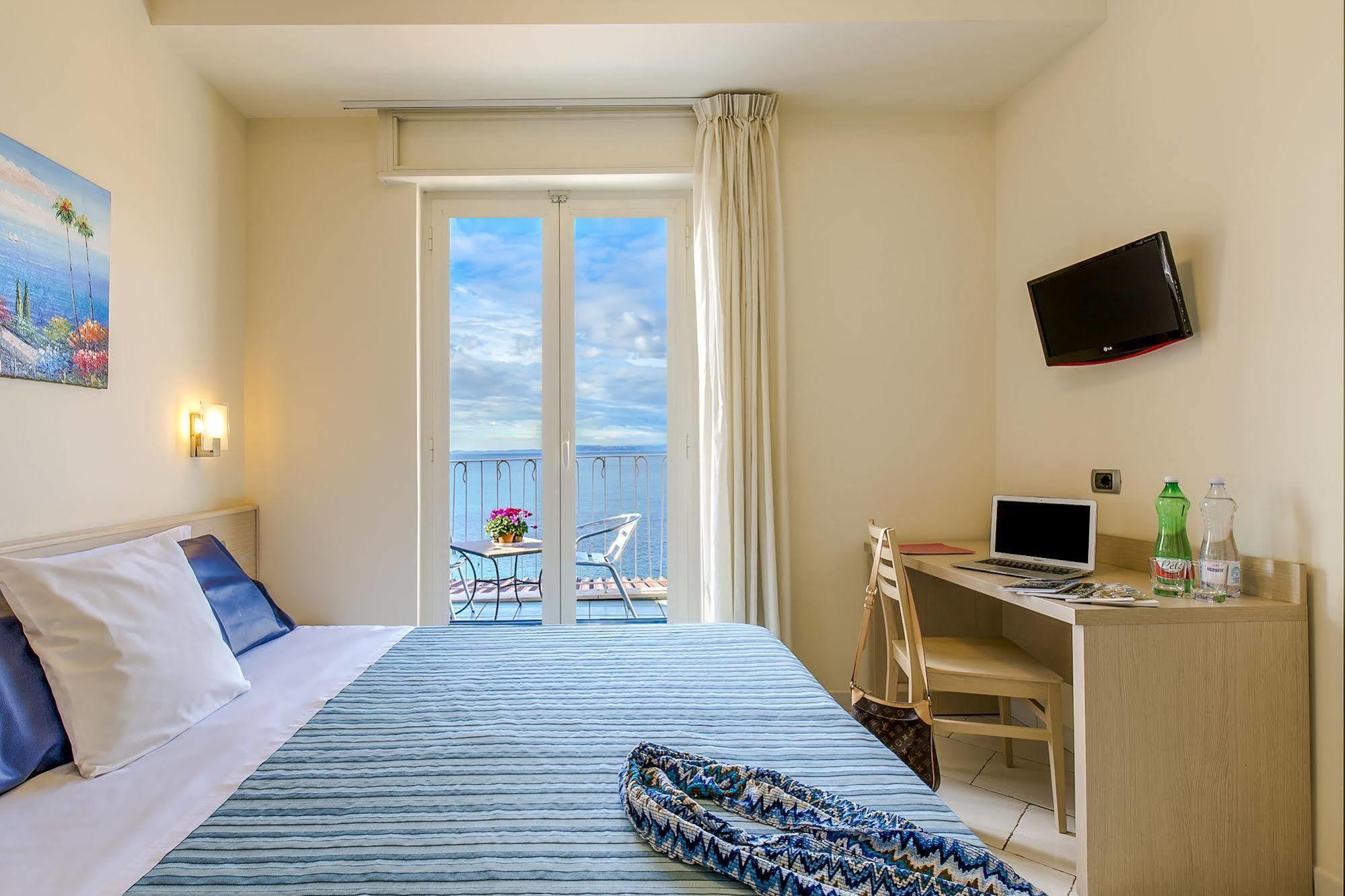 Hotel Cosmomare Piano di Sorrento Exteriör bild
